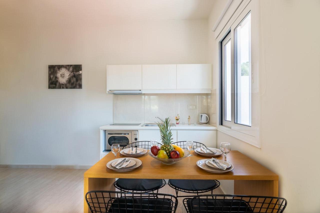 Secret Nest Apartment Плакиас Екстериор снимка