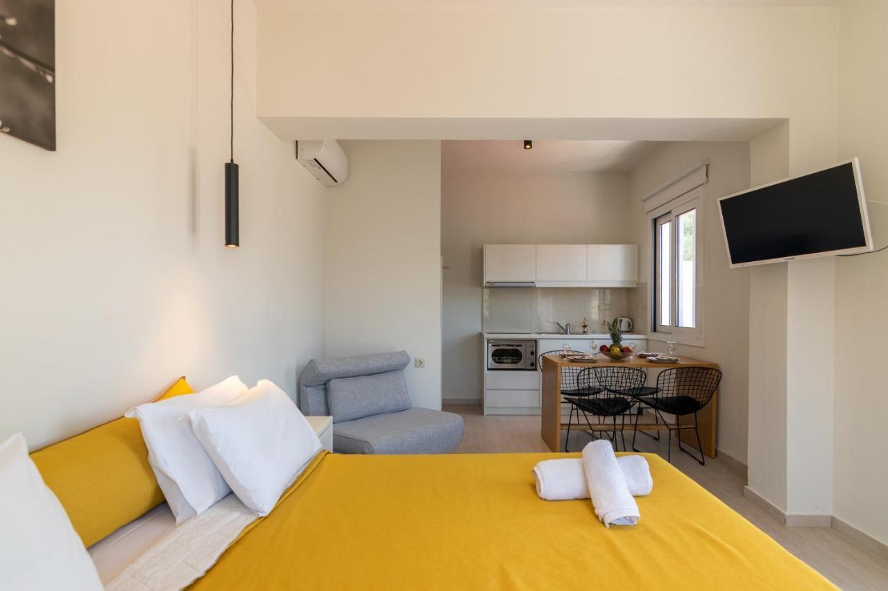 Secret Nest Apartment Плакиас Екстериор снимка