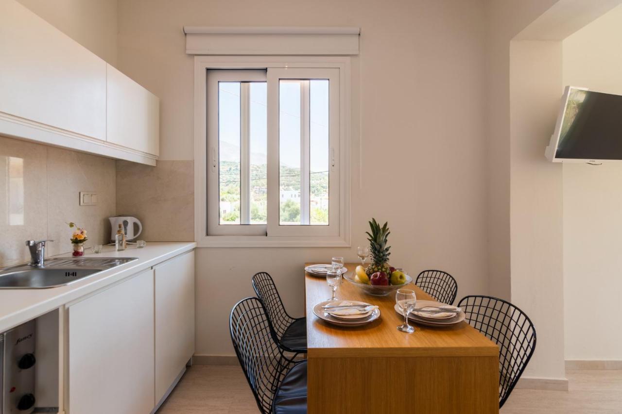 Secret Nest Apartment Плакиас Екстериор снимка