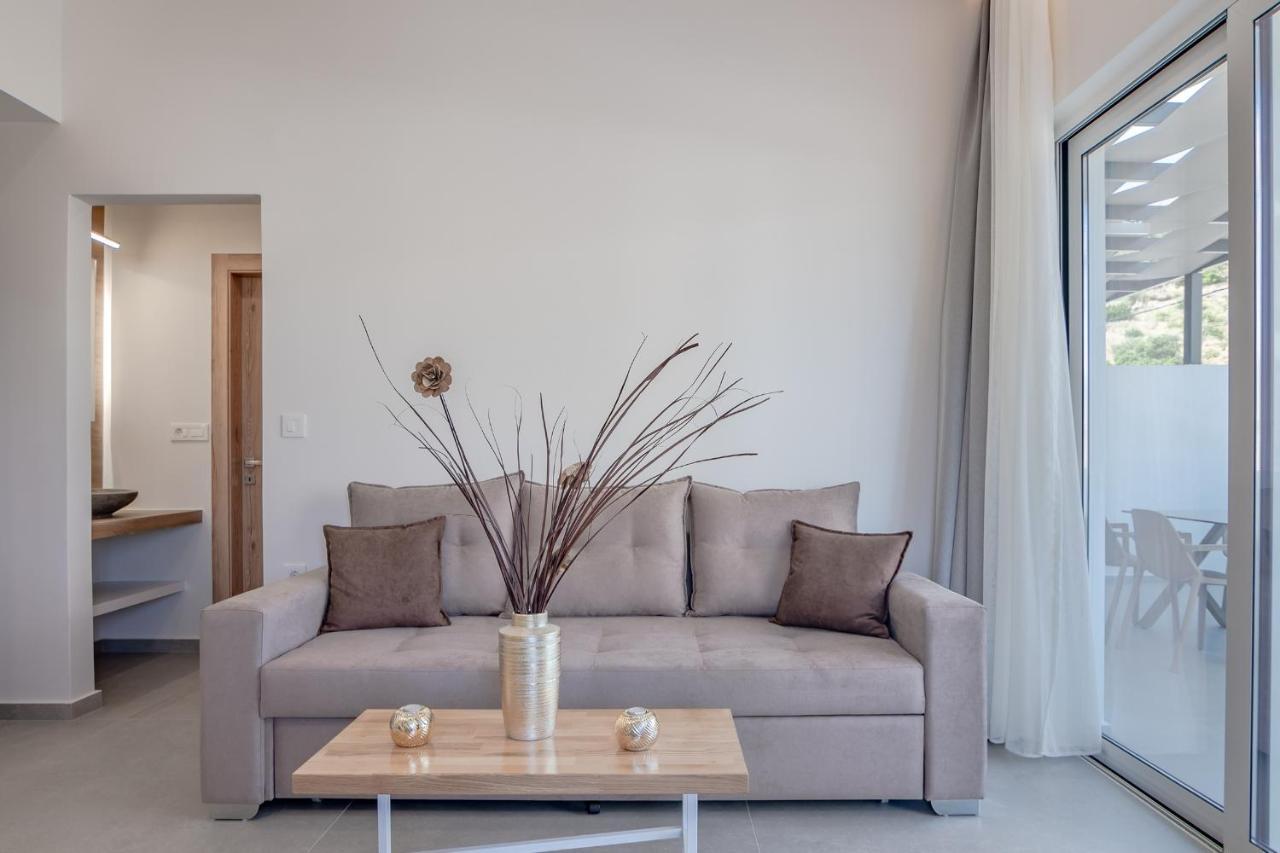 Secret Nest Apartment Плакиас Екстериор снимка